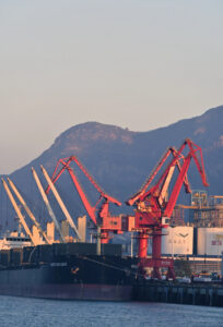 能化 | 震荡运行